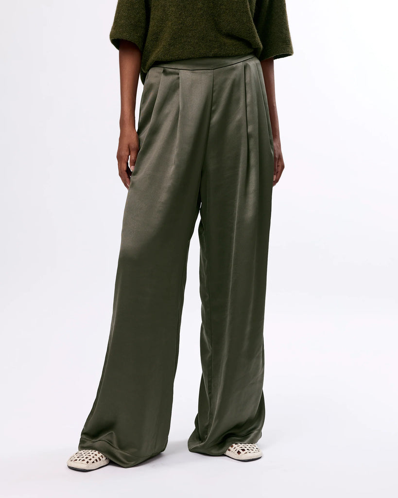 KNIT-TED OLIVE DEYNE WIDE LEG TROUSER