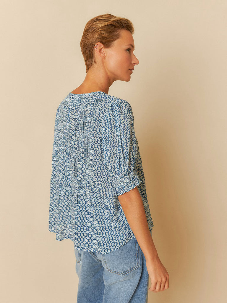 INDI AND COLD BLUE ELASTIC CUFF BLOUSE